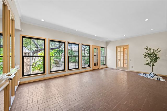 2006 Crescent Drive, Rockport, TX 78382