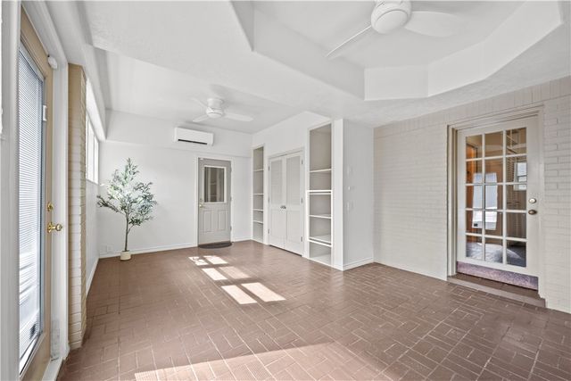 2006 Crescent Drive, Rockport, TX 78382