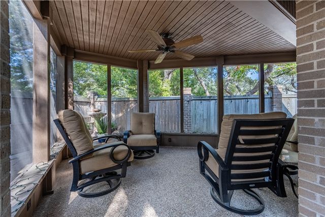 2006 Crescent Drive, Rockport, TX 78382