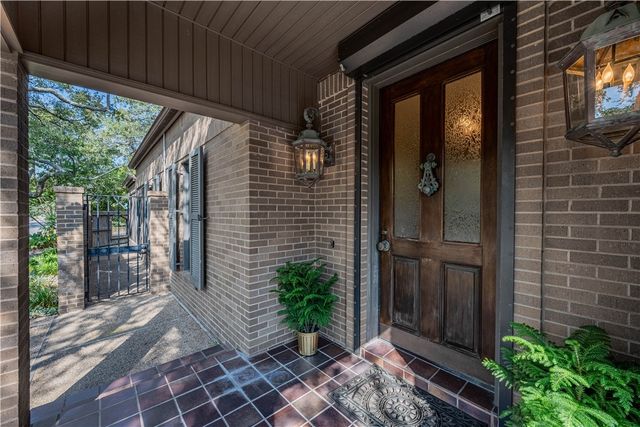 2006 Crescent Drive, Rockport, TX 78382