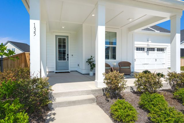 135 E Morton Street, Summerville, SC 29486