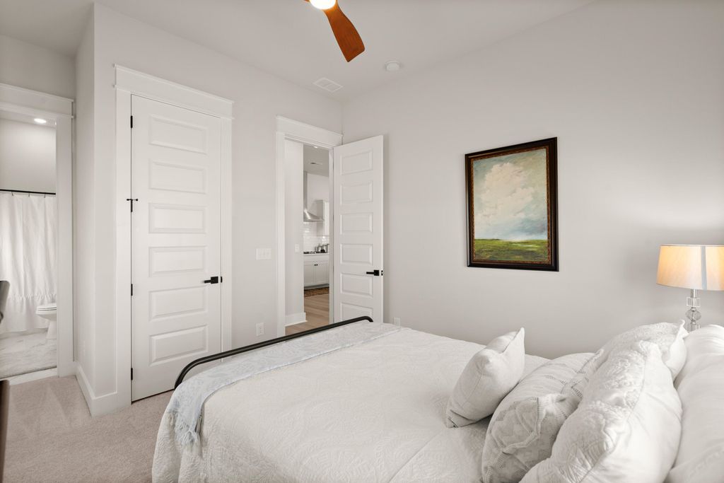 Image 21 of property listing at 135 E Morton Street, Summerville, SC 29486