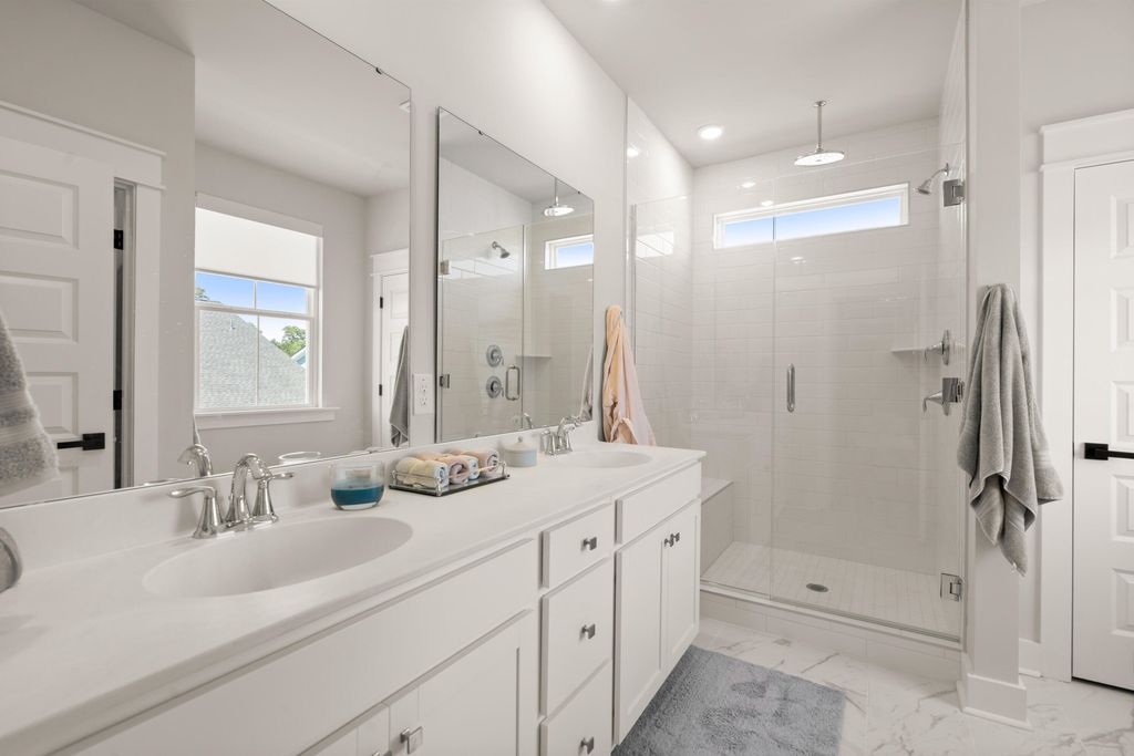 Image 26 of property listing at 135 E Morton Street, Summerville, SC 29486