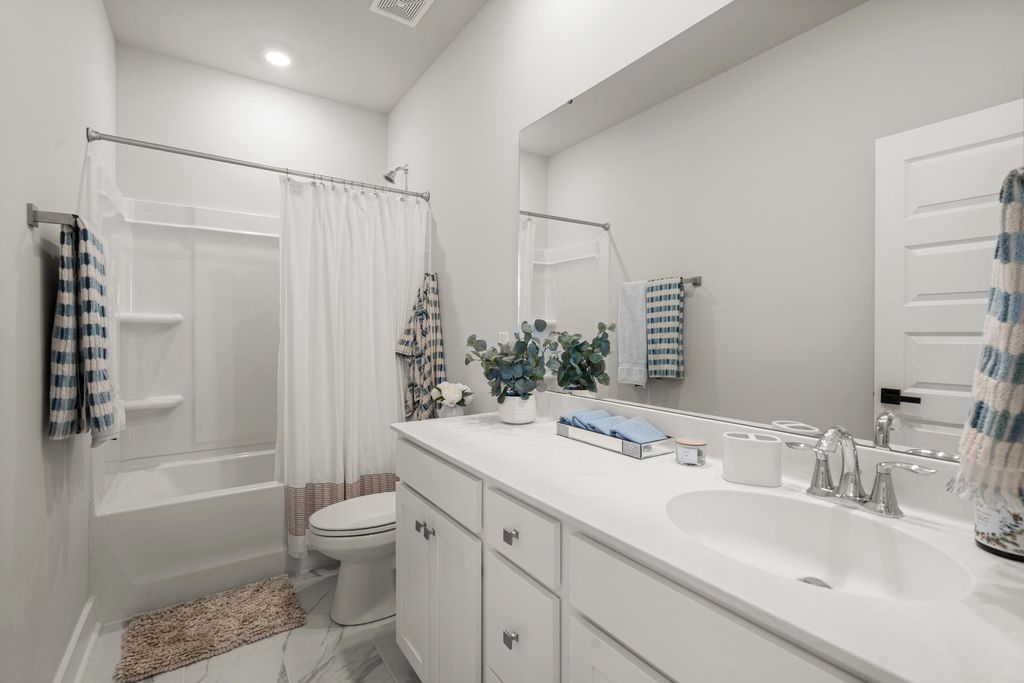 Image 30 of property listing at 135 E Morton Street, Summerville, SC 29486