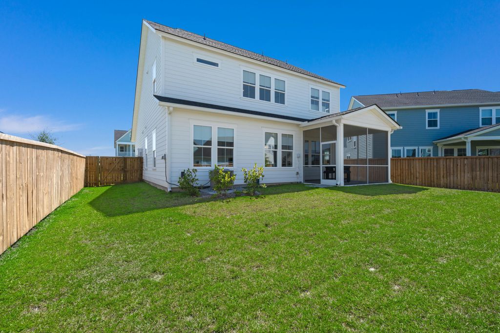 Image 34 of property listing at 135 E Morton Street, Summerville, SC 29486