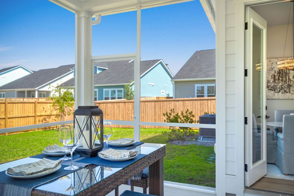 Image 37 of property listing at 135 E Morton Street, Summerville, SC 29486