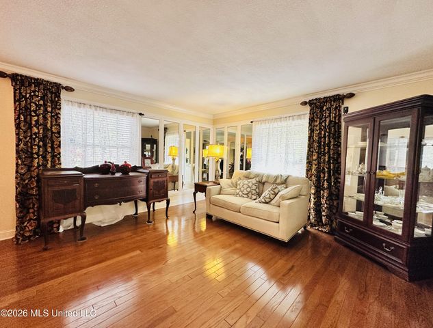 807 Del Sud Drive, Pascagoula, MS 39581