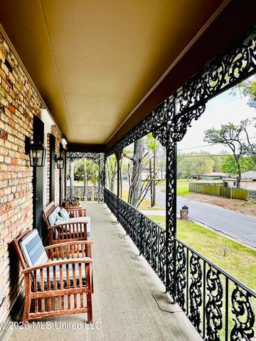 807 Del Sud Drive, Pascagoula, MS 39581