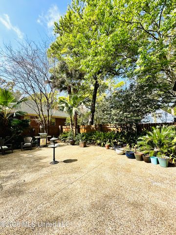 807 Del Sud Drive, Pascagoula, MS 39581