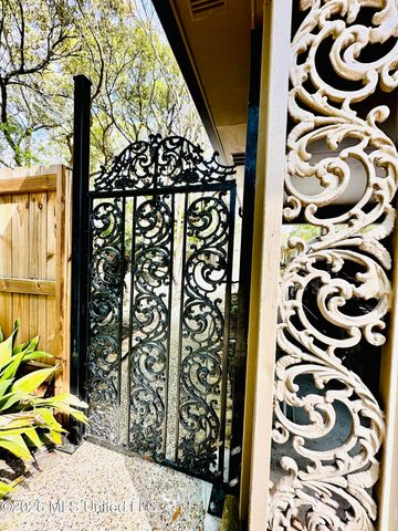 807 Del Sud Drive, Pascagoula, MS 39581