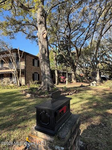807 Del Sud Drive, Pascagoula, MS 39581