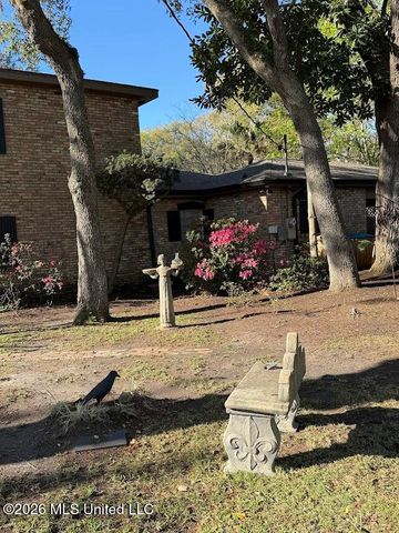 807 Del Sud Drive, Pascagoula, MS 39581