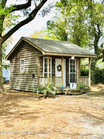 807 Del Sud Drive, Pascagoula, MS 39581