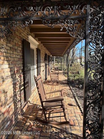 807 Del Sud Drive, Pascagoula, MS 39581