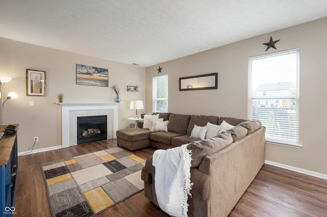 12711 Geist Cove Drive, Indianapolis, IN 46236