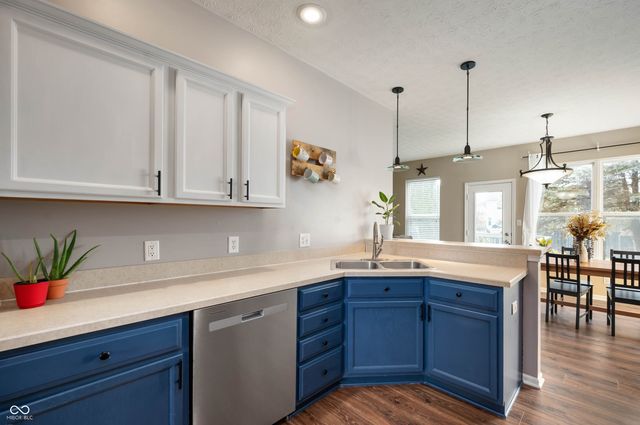 12711 Geist Cove Drive, Indianapolis, IN 46236