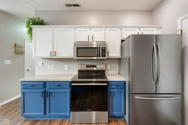 12711 Geist Cove Drive, Indianapolis, IN 46236