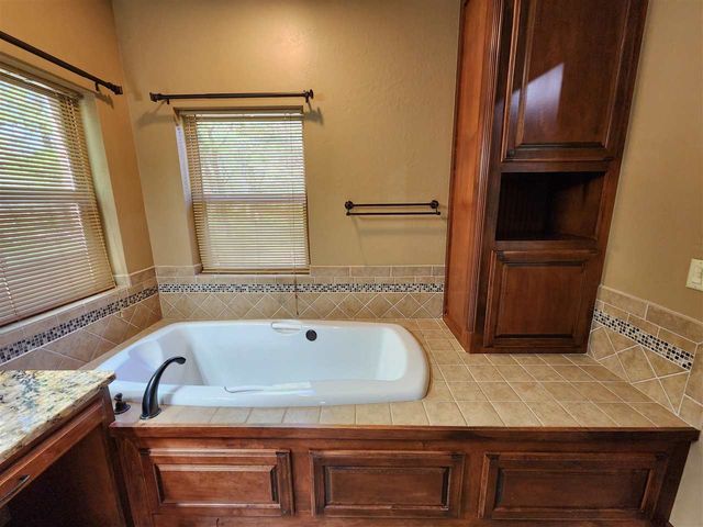 8082 NW Meers Porter Hill Rd, Lawton, OK 73507