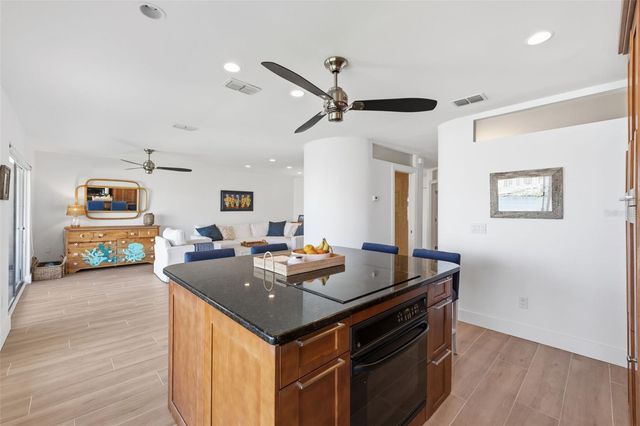 400 LARBOARD WAY 105, Clearwater Beach, FL 33767