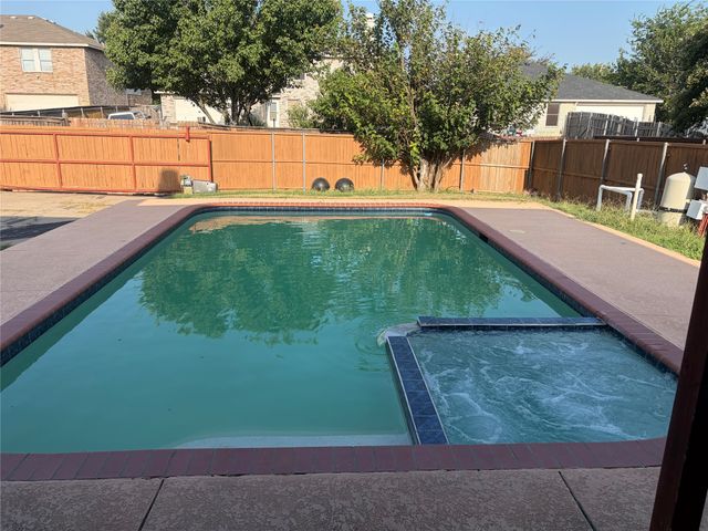 1229 Longleaf Drive, Cedar Hill, TX 75104