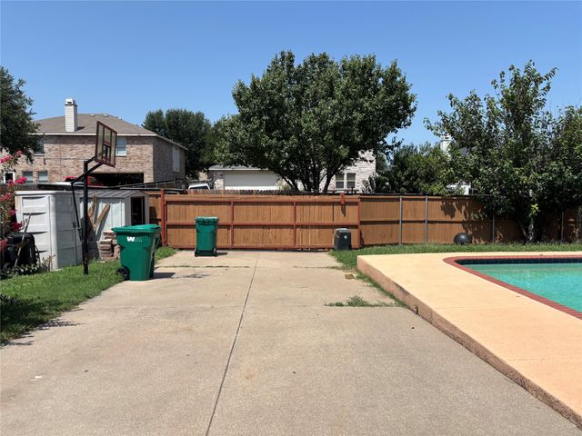 1229 Longleaf Drive, Cedar Hill, TX 75104