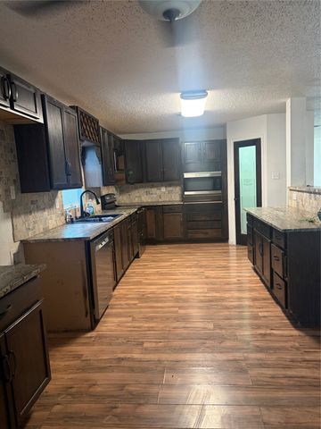 1229 Longleaf Drive, Cedar Hill, TX 75104