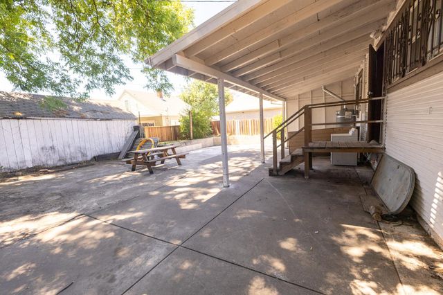 2613 N California St, Stockton, CA 95204