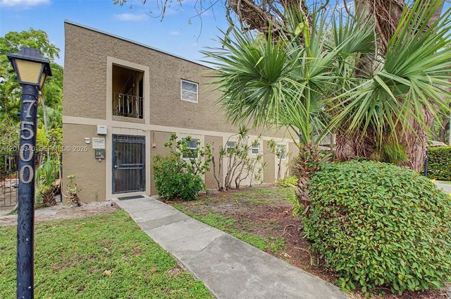 7500 SW 59th Pl 107, South Miami, FL 33143