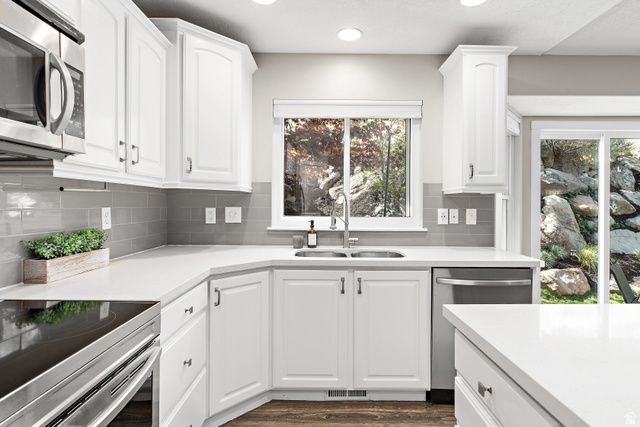 394 E BREWSTER DR, Draper, UT 84020