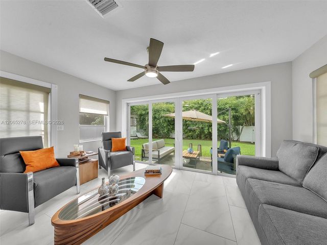 1246 Adams St, Hollywood, FL 33019