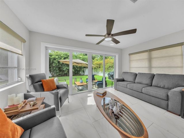 1246 Adams St, Hollywood, FL 33019
