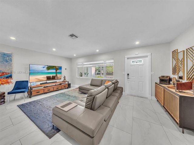 1246 Adams St, Hollywood, FL 33019