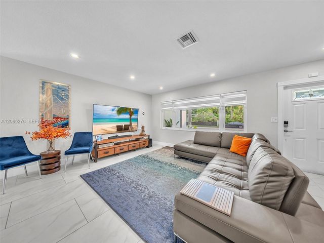 1246 Adams St, Hollywood, FL 33019