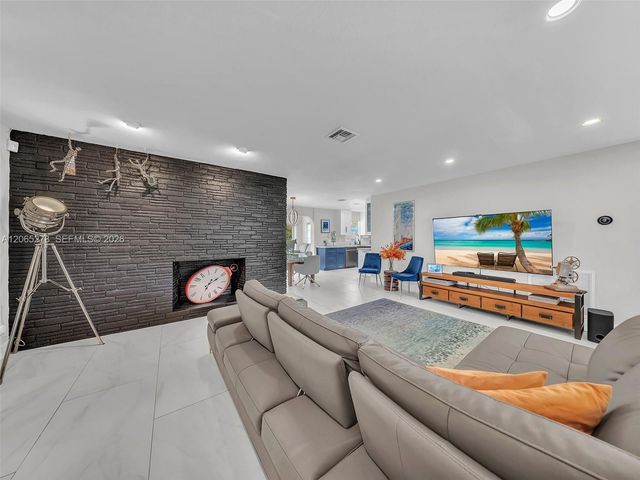 1246 Adams St, Hollywood, FL 33019