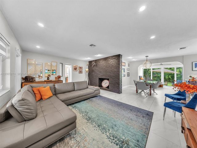1246 Adams St, Hollywood, FL 33019