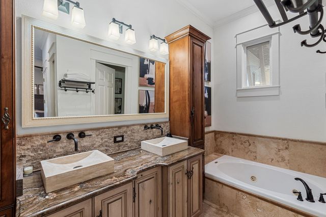 1821 N Baytowne Avenue, Miramar Beach, FL 32550