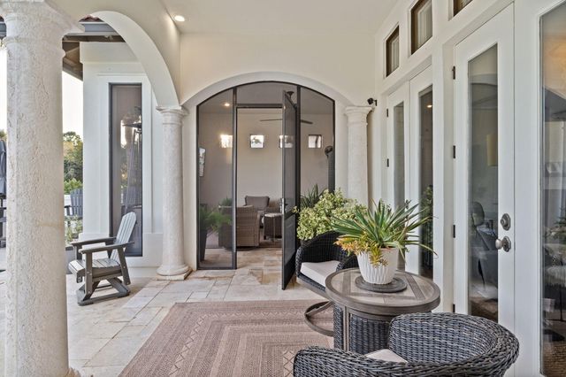 1821 N Baytowne Avenue, Miramar Beach, FL 32550