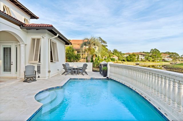 1821 N Baytowne Avenue, Miramar Beach, FL 32550