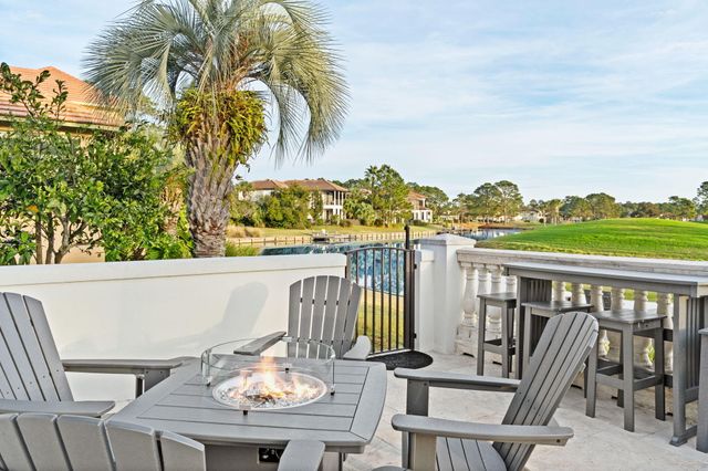 1821 N Baytowne Avenue, Miramar Beach, FL 32550