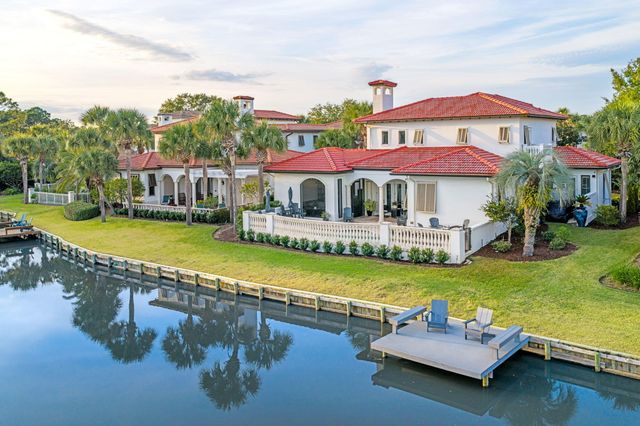 1821 N Baytowne Avenue, Miramar Beach, FL 32550