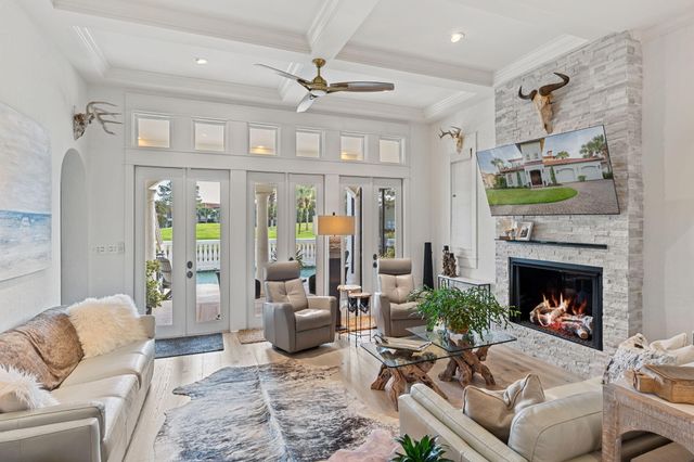 1821 N Baytowne Avenue, Miramar Beach, FL 32550