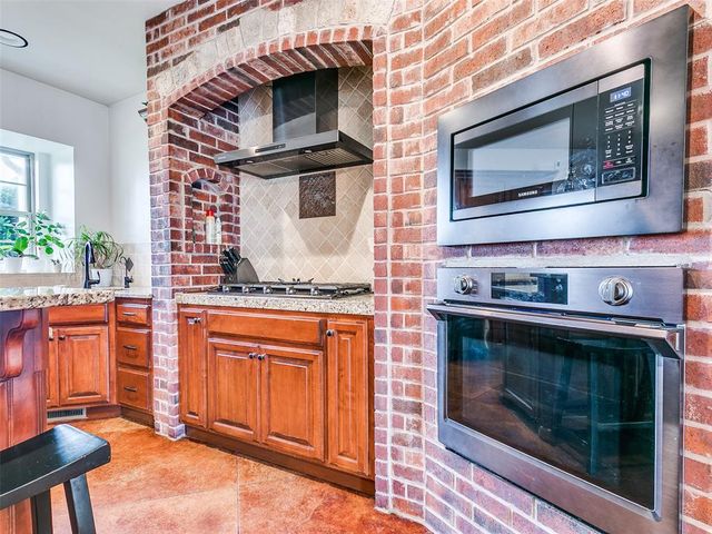22700 Emily Way, Edmond, OK 73025