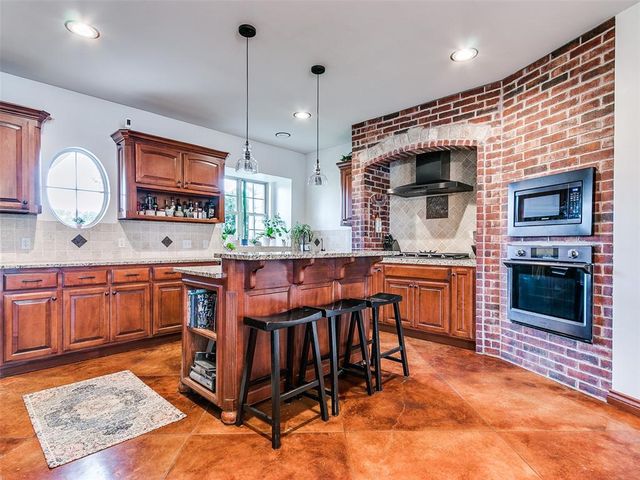 22700 Emily Way, Edmond, OK 73025