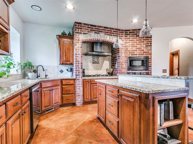 22700 Emily Way, Edmond, OK 73025