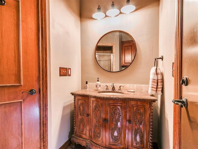 22700 Emily Way, Edmond, OK 73025