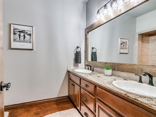 22700 Emily Way, Edmond, OK 73025