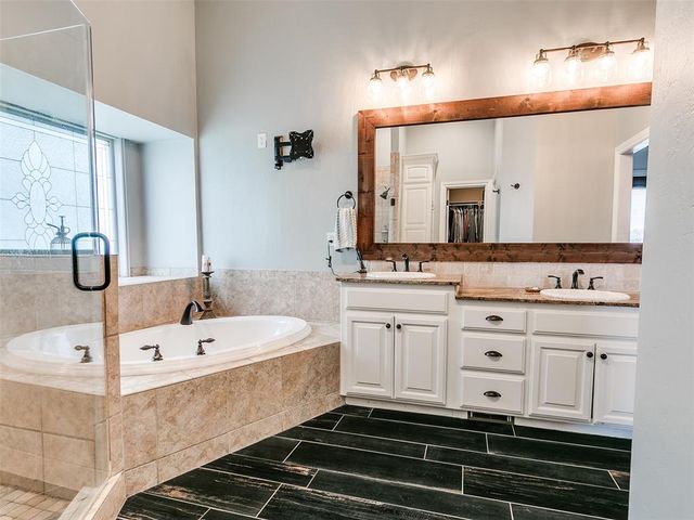 22700 Emily Way, Edmond, OK 73025
