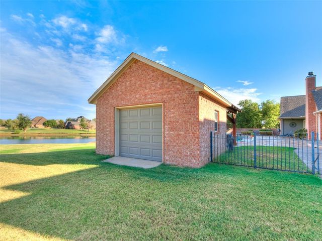 22700 Emily Way, Edmond, OK 73025