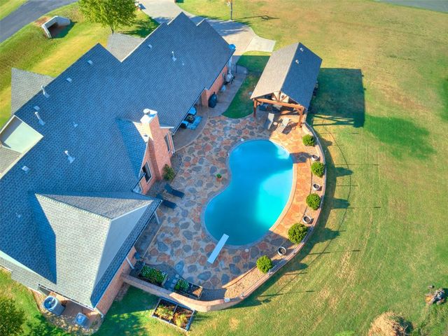 22700 Emily Way, Edmond, OK 73025