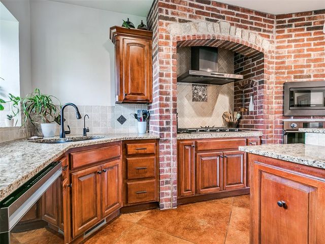 22700 Emily Way, Edmond, OK 73025